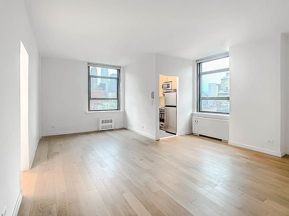 3rd image of 4 Park Ave APT 18D