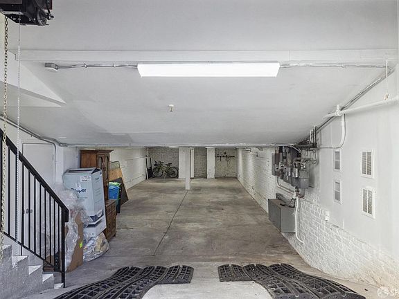 4th image of 1396-1398 Pacific Ave