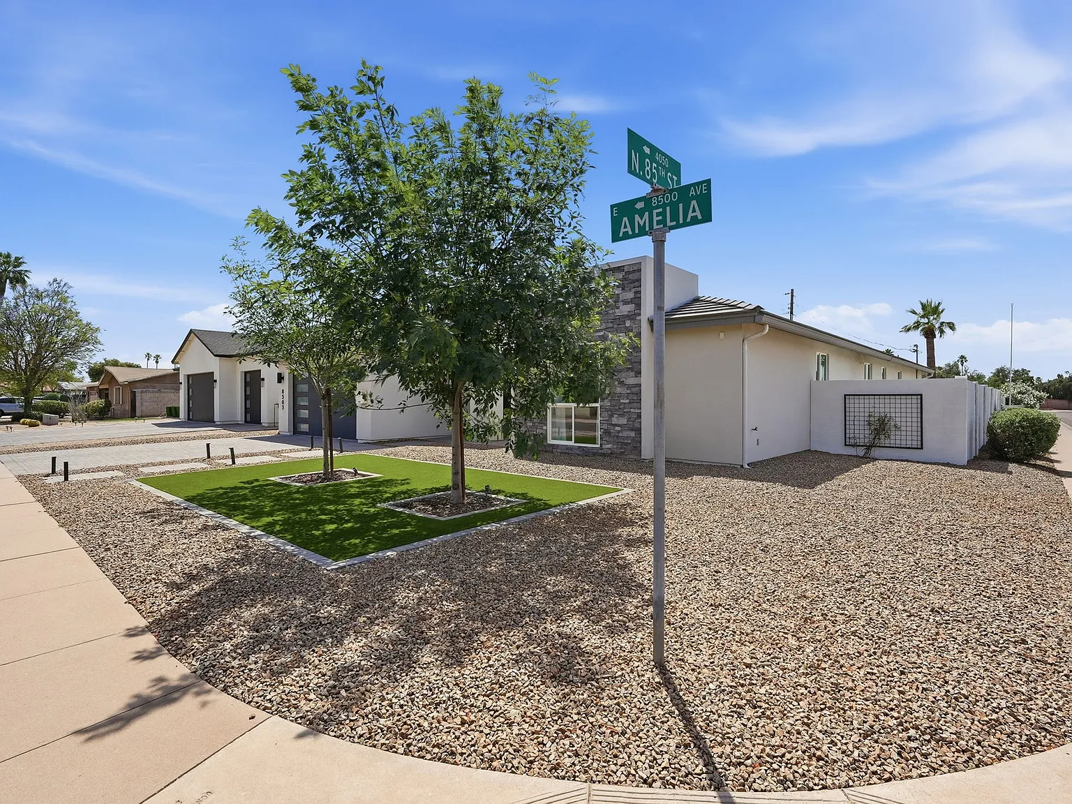 4 bed, 2765 sqft, $5,295 — Photo 3