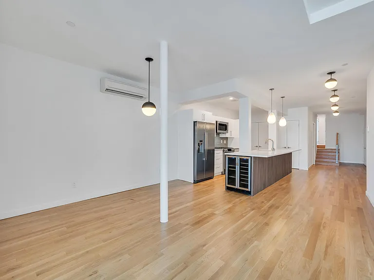 717 Manhattan Ave #3A — Photo 7