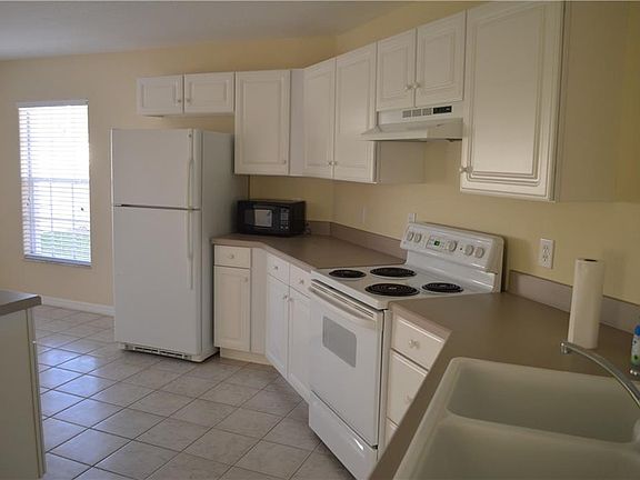 5th image of 439 Royal Palm Dr