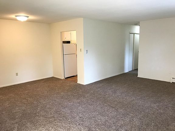 5th image of 903 W Aaron Dr APT H