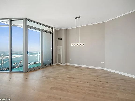 5th image of 420 E Waterside Dr Unit 4414