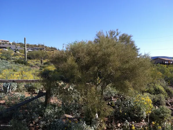 19490 E Indian Hills Dr, Black Canyon City, AZ 85324