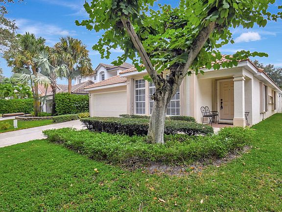 3rd image of 1030 Delray Lakes Drive