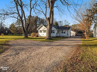 9441 E Coldwater Rd, Davison, MI 48423