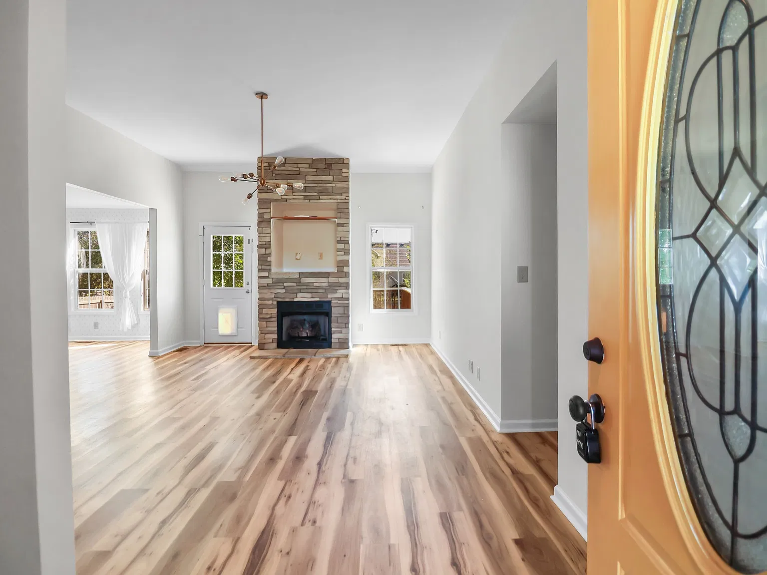 3 bed, 1550 sqft, $1,600 — Photo 4