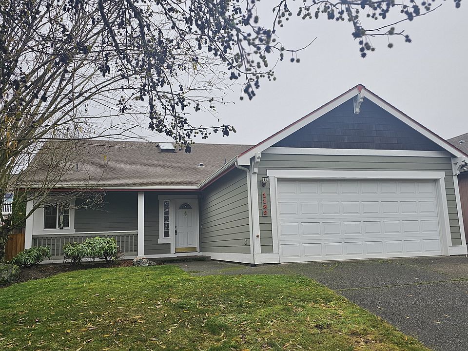 3 bedroom 2 bath home in a picturesque neighborhood and convenient location