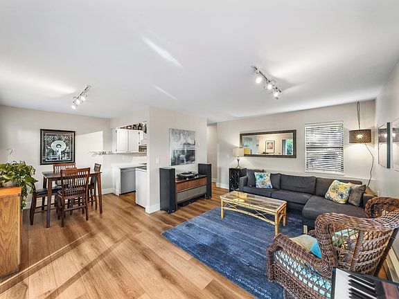 5th image of 2935 Spruce St #101