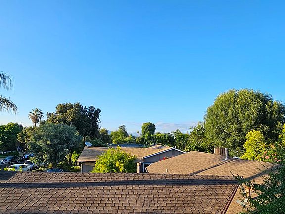 3rd image of 6208 Glide Ave