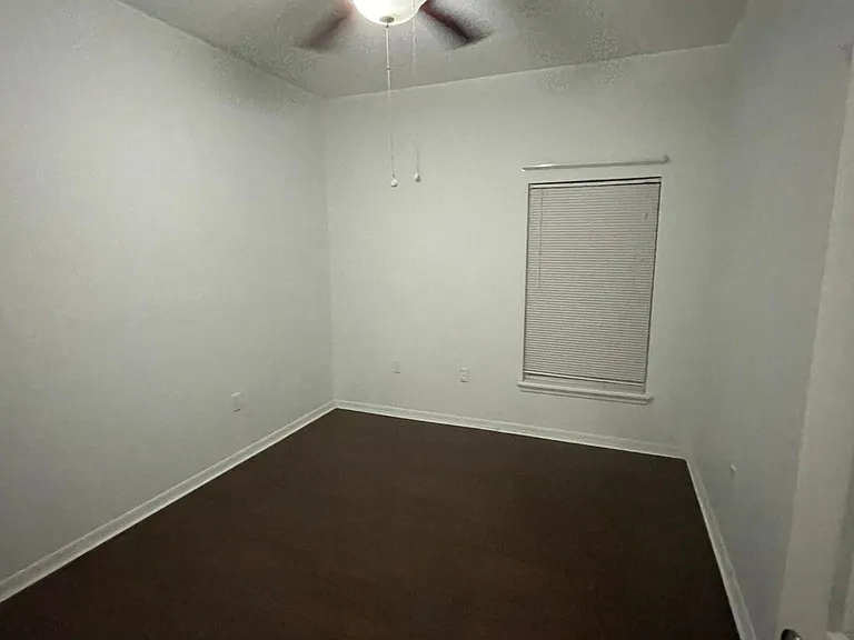 1642 Stanley Ave — Photo 7