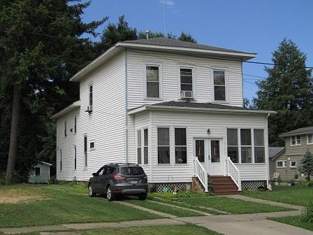 1st image of 206 E Main St