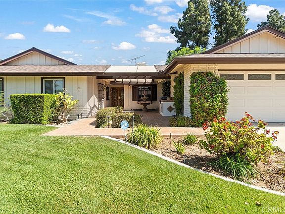 3rd image of 19341 Willowbrook Ave