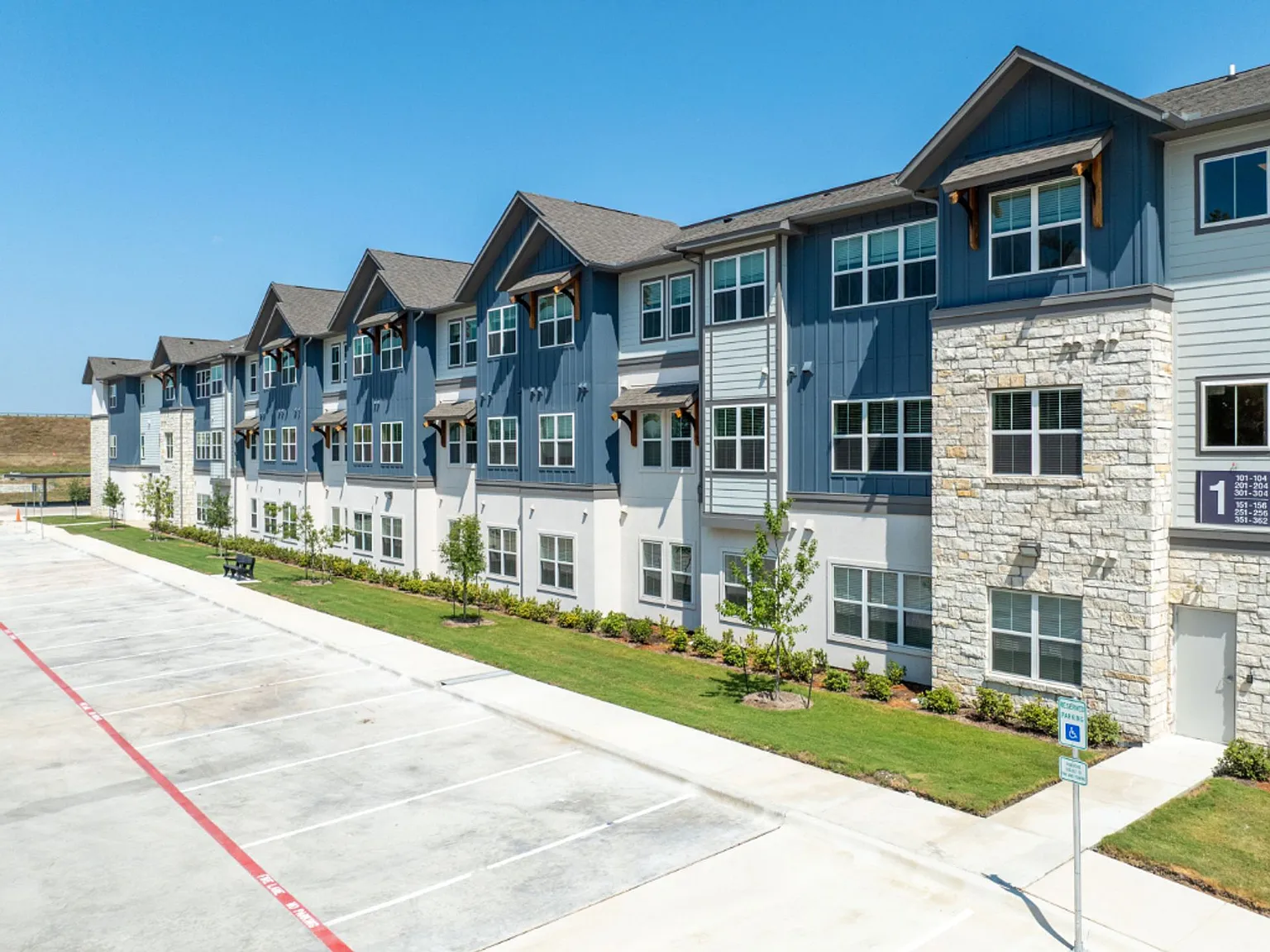 Legacy Lockhart Senior Apartments — Photo 2