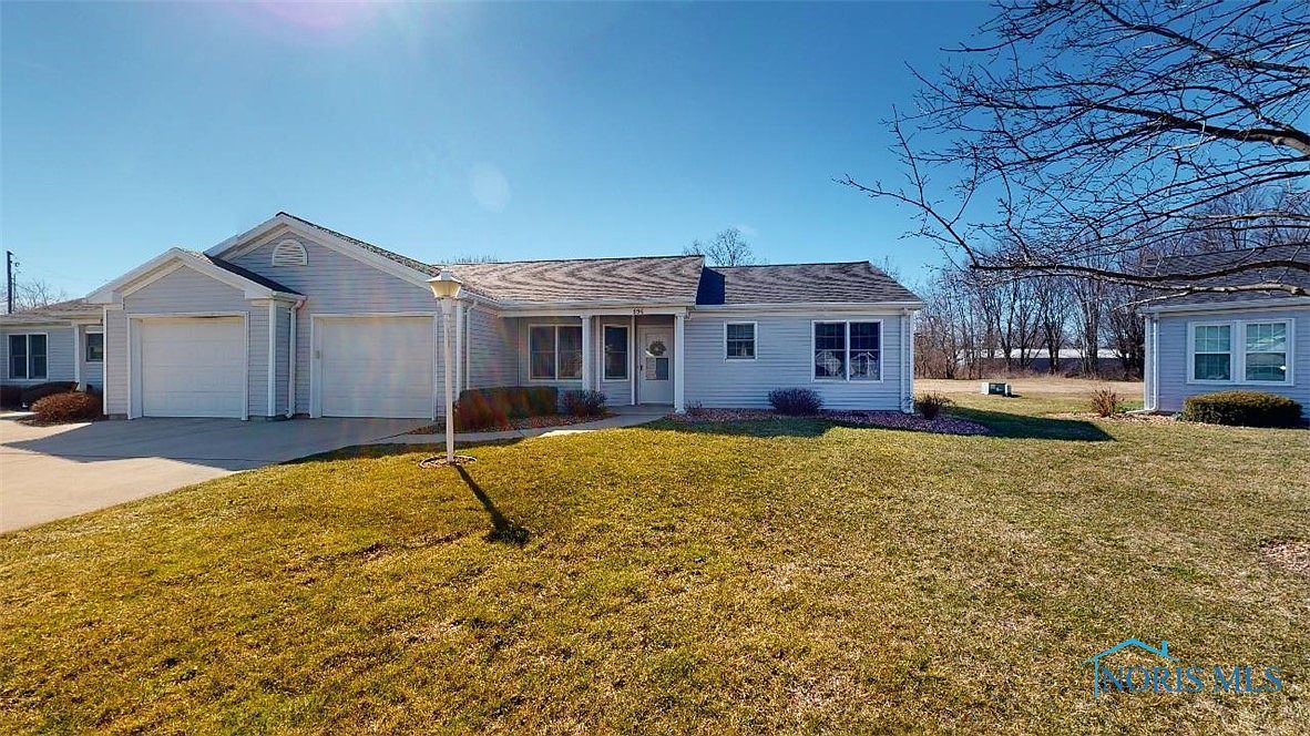 894 Meadow Ln, Fremont, OH 43420 Zillow
