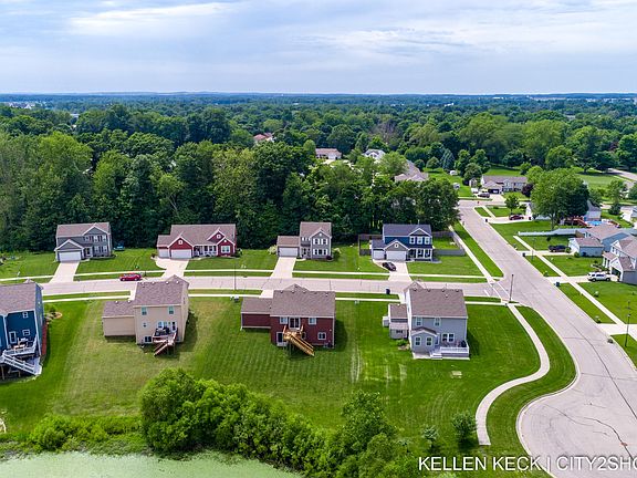 4th image of 610 Wild Flower Dr