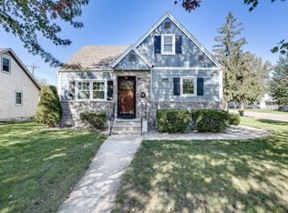 425 Broadway St E, Osseo, MN 55369