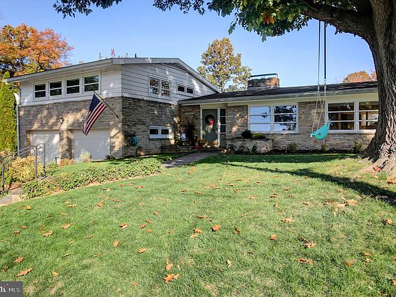 3rd image of 725 Floral Ave