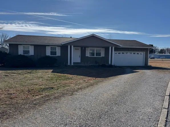 119 Salem Dr, Salem, IL 62881