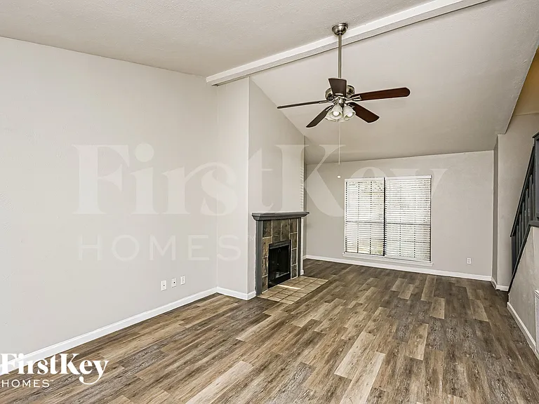 2805 Galemeadow Dr — Photo 2