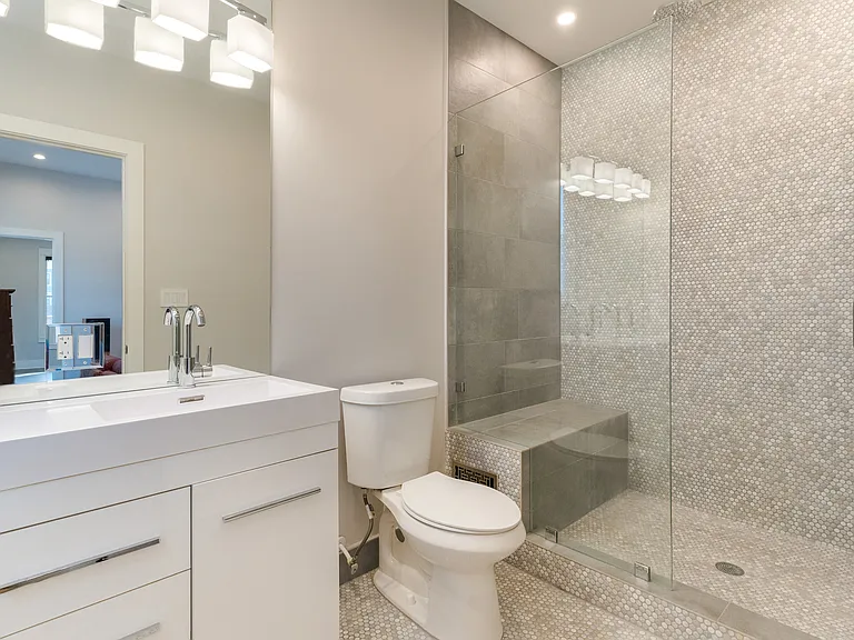 1544 Court Ave #2 — Photo 11