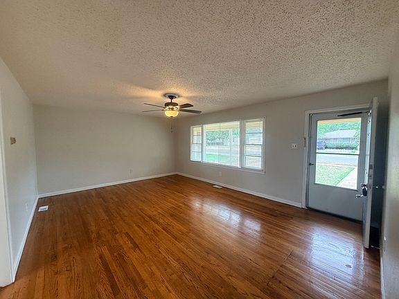 3rd image of 2513 43rd St