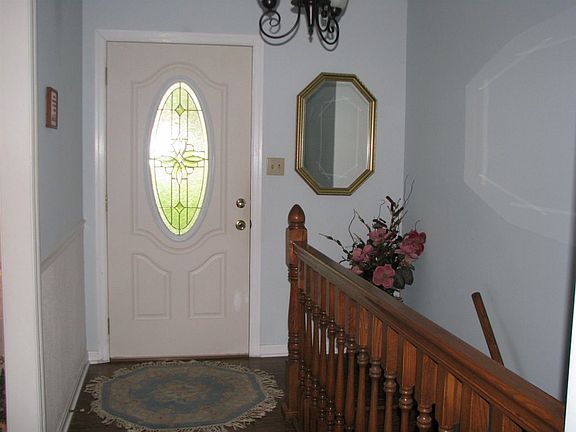 4th image of 110 Cherry Grove Dr