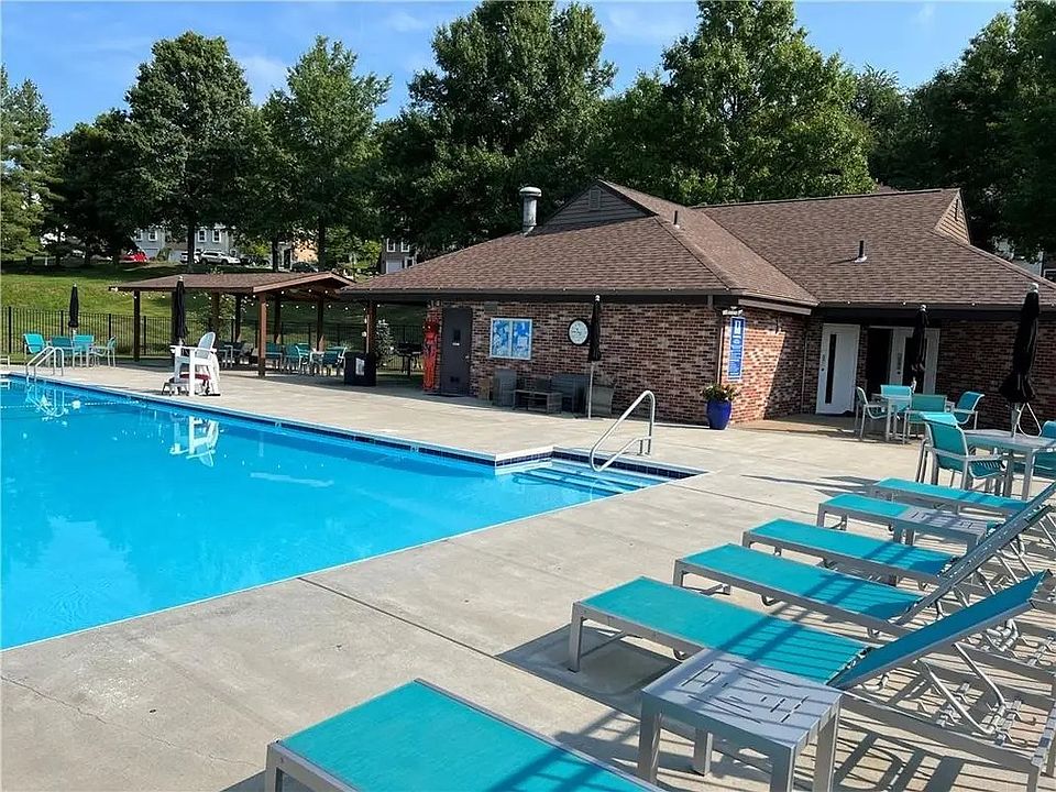 1st image of 810 Lexington Dr