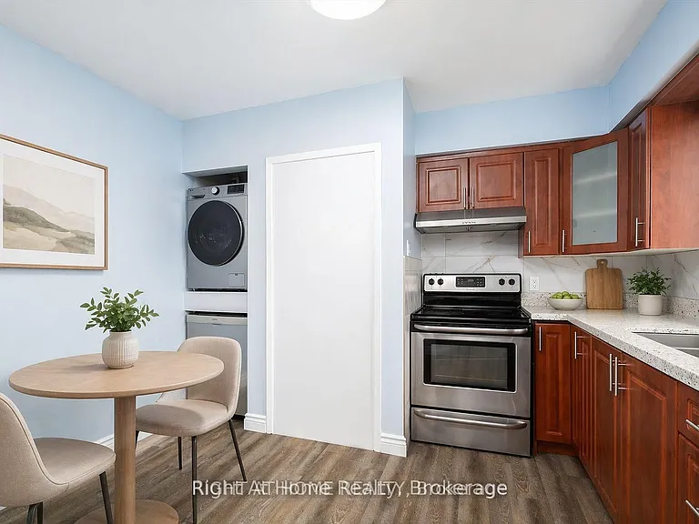 322 Jasper Ave — Photo 6