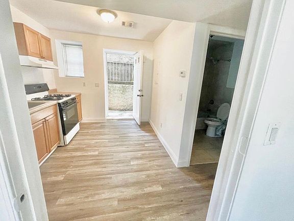 4th image of 32 Belfield Ave