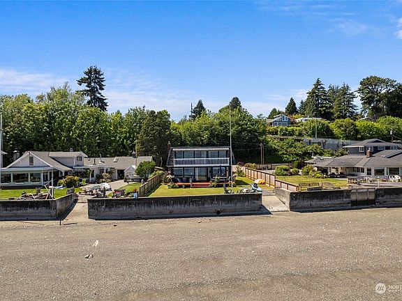 3rd image of 6537 Columbia Beach Drive