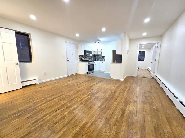 79-18 Astoria Boulevard image 7 of 19