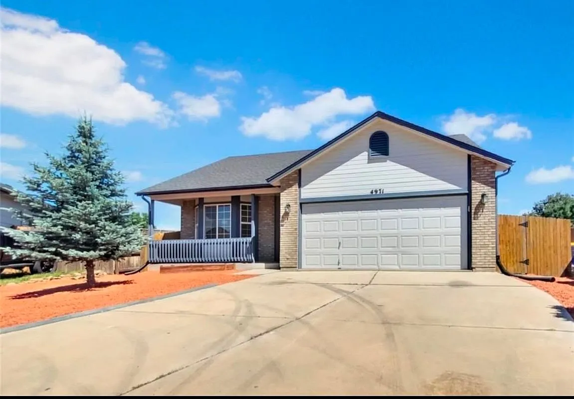 5 bed, 3.0 bath, 2328 sqft, $2,850 — Photo 1