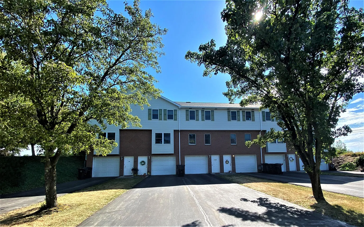 5132 Harvest Dr photo 1