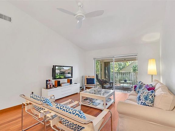 4th image of 2818 Whitehall Dr