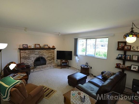 4th image of 30704 Marrocco Dr