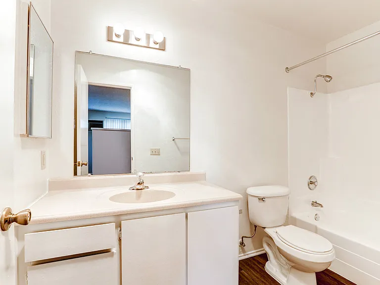 1575 Oak Apartment Homes — Photo 41