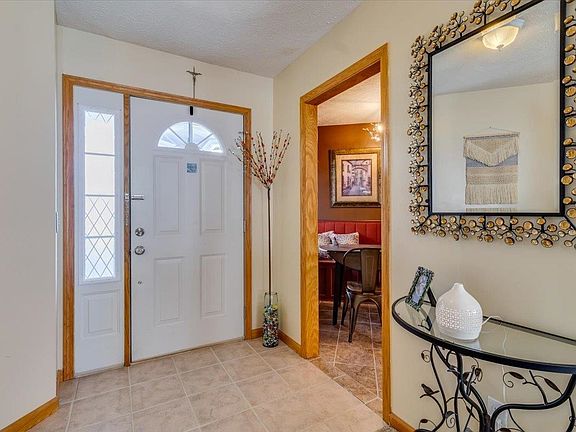 3rd image of 1327 Sierra Dr