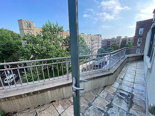 4th image of 82-46 Kew Gardens Rd #3R