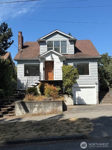 3721 Burke Avenue N, Seattle, WA, 98103