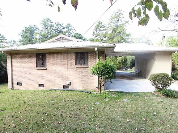 3rd image of 1105 Sherwood Forest Dr