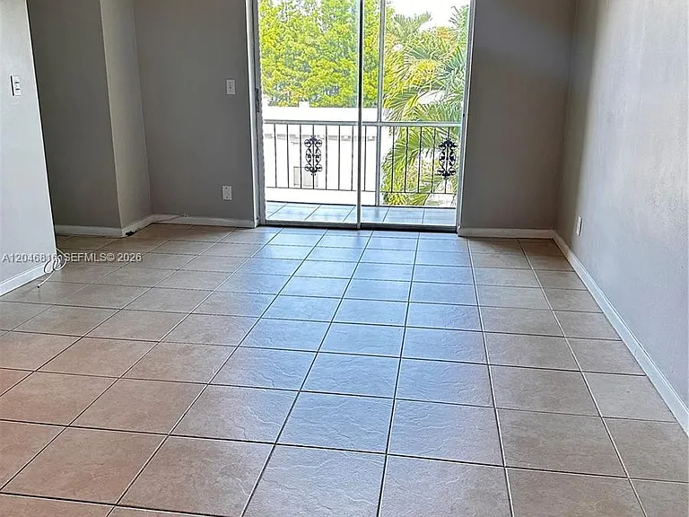 1720 Funston St #203 — Photo 8