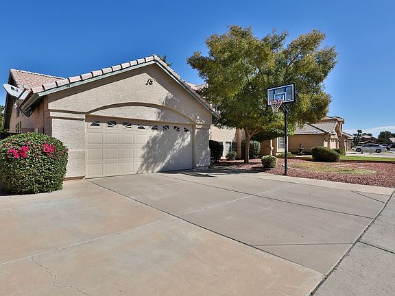 4th image of 1408 E San Remo Ave