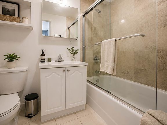 3rd image of 322 E 39th St APT 2A