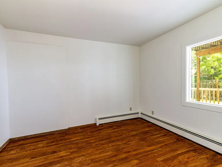 209-215 E Story St — Photo 10