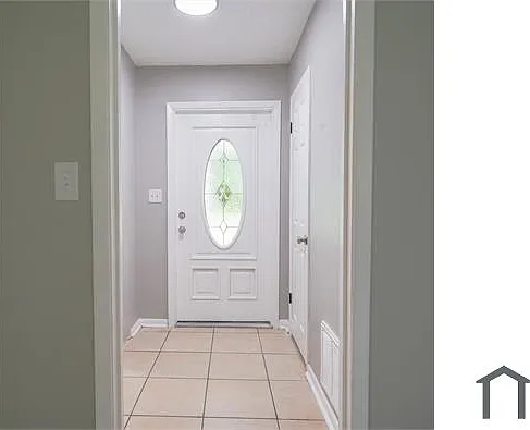5 bed, $2,600 — Photo 2
