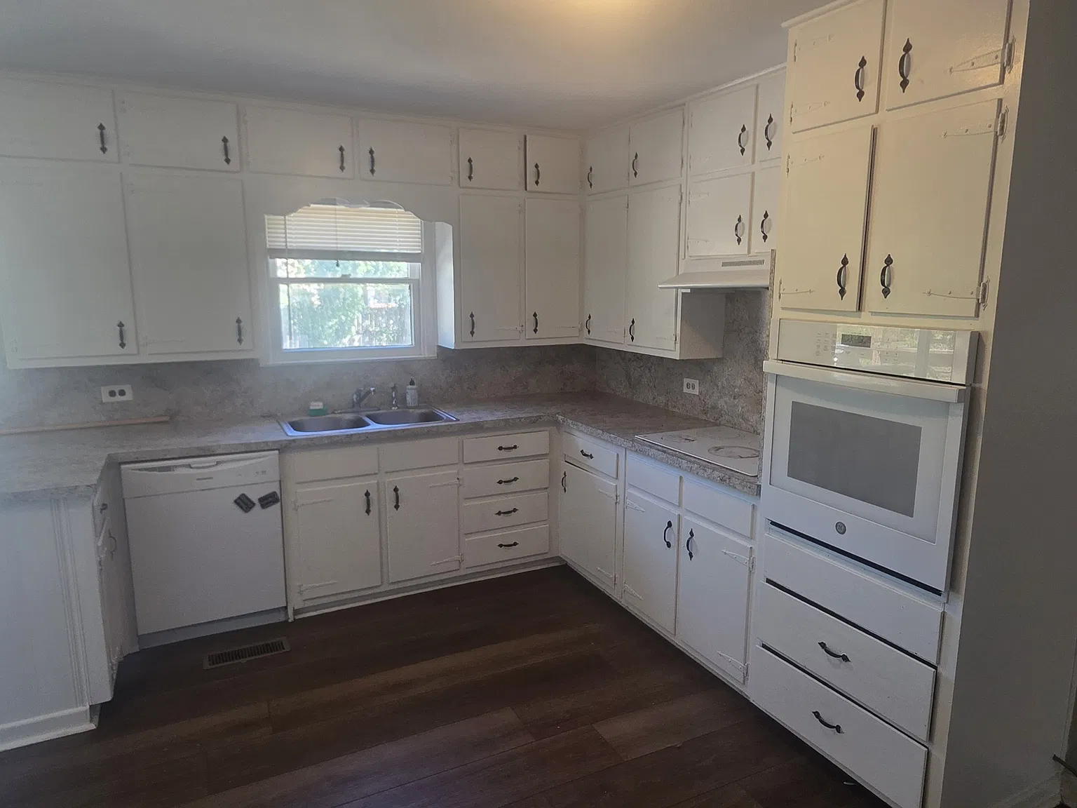 3 bed, 1808 sqft, $1,850 — Photo 4