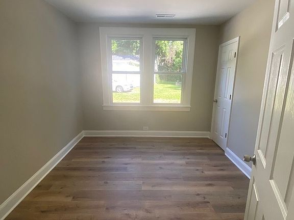 3rd image of 415 Byerly Rd