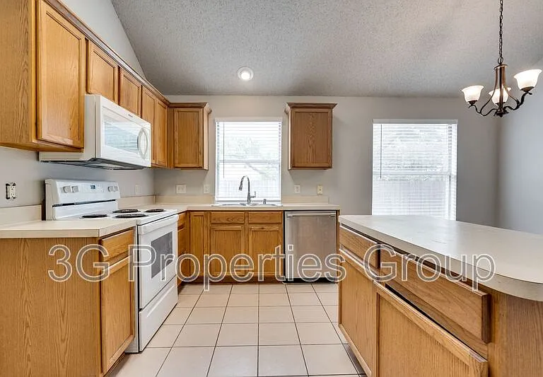 2008 Lamprey Cir — Photo 11