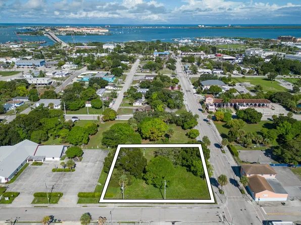 822 Avenue D, Fort Pierce, FL 34950